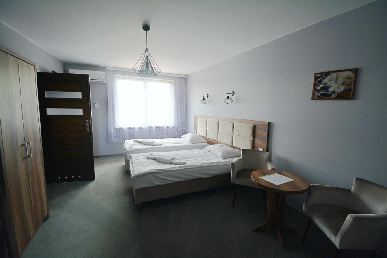 Hotel Awis Kutno Exterior foto